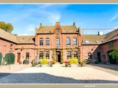 Hauptbild Büroetage in historischem Vierkanthof vor den Toren Düsseldorfs